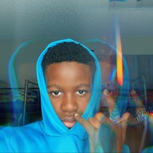 Meet your Posher, Derrick